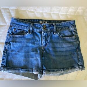 Denizen Levis shorts